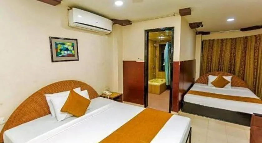 Grand Dhaka Hotel 3*,
